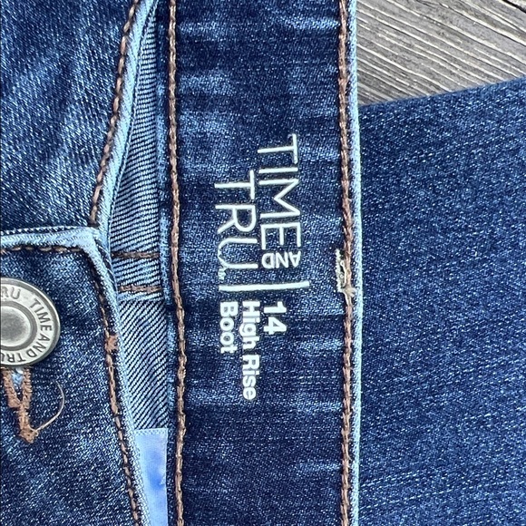 Time and Tru Women's High-Rise Bootcut - Picture 2 of 6
